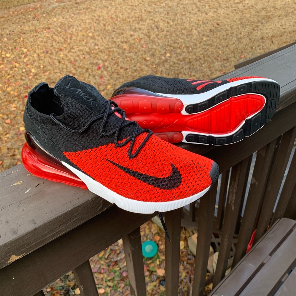 Nike Air Max 270 Flyknit Size 9 Red and Black